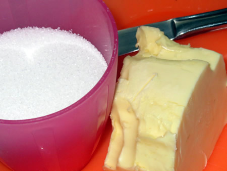 Azúcar, harina y mantequilla, ingredientes básicos